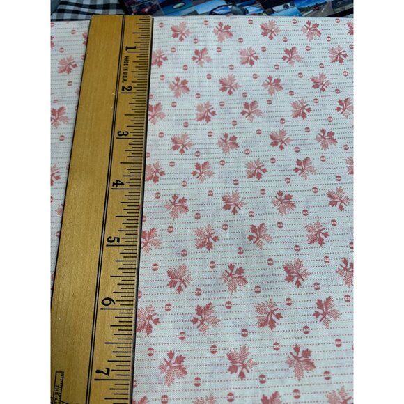 Vintage Springs Industries Cotton Fabric 29" x 44" Wide Pink Maple Leaf Quilting - Picture 3 of 5